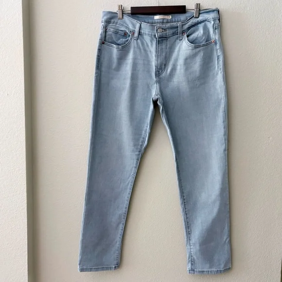 LEVI’S Mid Rise Boyfriend Jean | Lapis Light Wash | 
# 2021 3514 |Size 31 W 27L - Picture 3 of 7